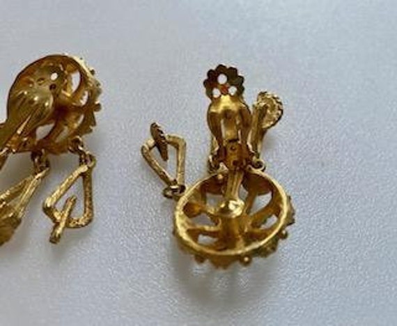 Vintage Goldtone Bib Necklace w/Earrings - Cleopa… - image 8