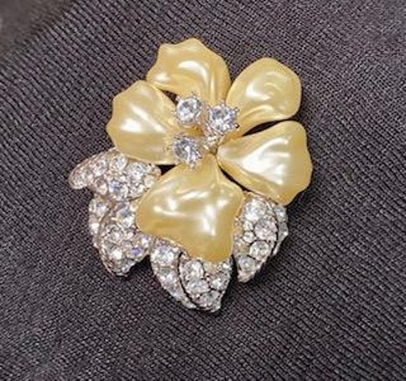 Nolan Miller Flower Brooch - Yellow Lucite - image 3