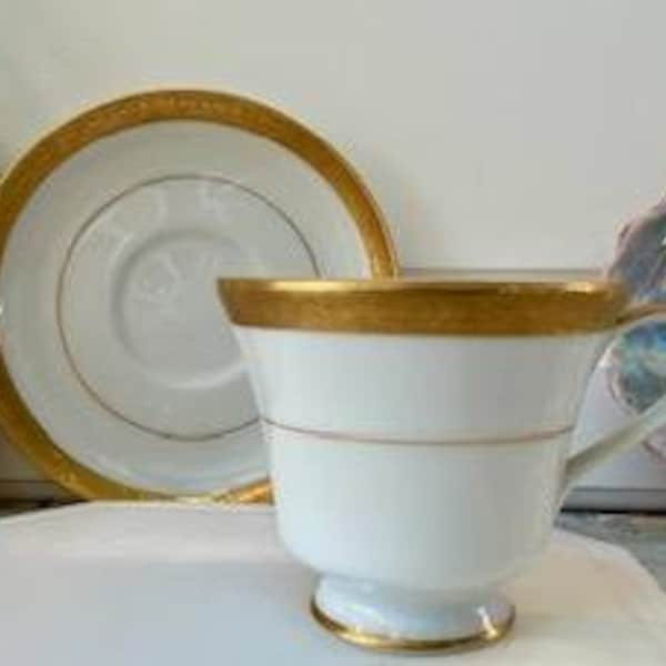 Fashion Manor China Cups/Saucers (Set of 4) - "Laura" Japan