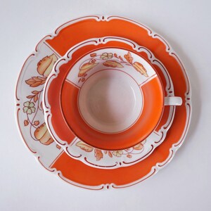 Bright red + white 1950s trio set cup saucer cake plate, Triptis VEB East-Germany GDR 'Sammeltasse'. Merry vintage tea or breakfast ensemble