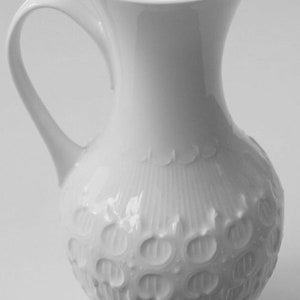 1970s: handled white porcelain vase, Royal Porzellan Bavaria, KPM Germany Handarbeit 1042 / 23. Abstract decor, mid century. Vase for roses image 2