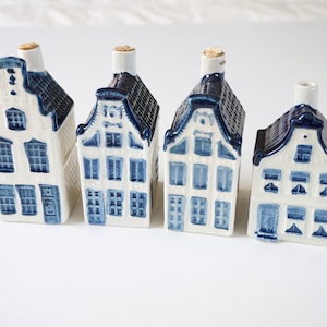KLM Airlines miniature Delftware houses 13 or 24 Holland / Netherlands blue white, Bols Rynbende. Collectible early editions 1950 -1960
