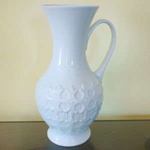 1970s: handled white porcelain vase, Royal Porzellan Bavaria, KPM Germany Handarbeit 1042 / 23. Abstract decor, mid century. Vase for roses image 1