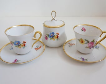 Very fine porcelain espresso / mocha set vintage 1950s. Alka - Art Alboth & Kaiser Bavaria Germany. Sugar bowl, 2 cups + saucers, gold rims