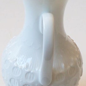1970s: handled white porcelain vase, Royal Porzellan Bavaria, KPM Germany Handarbeit 1042 / 23. Abstract decor, mid century. Vase for roses image 5