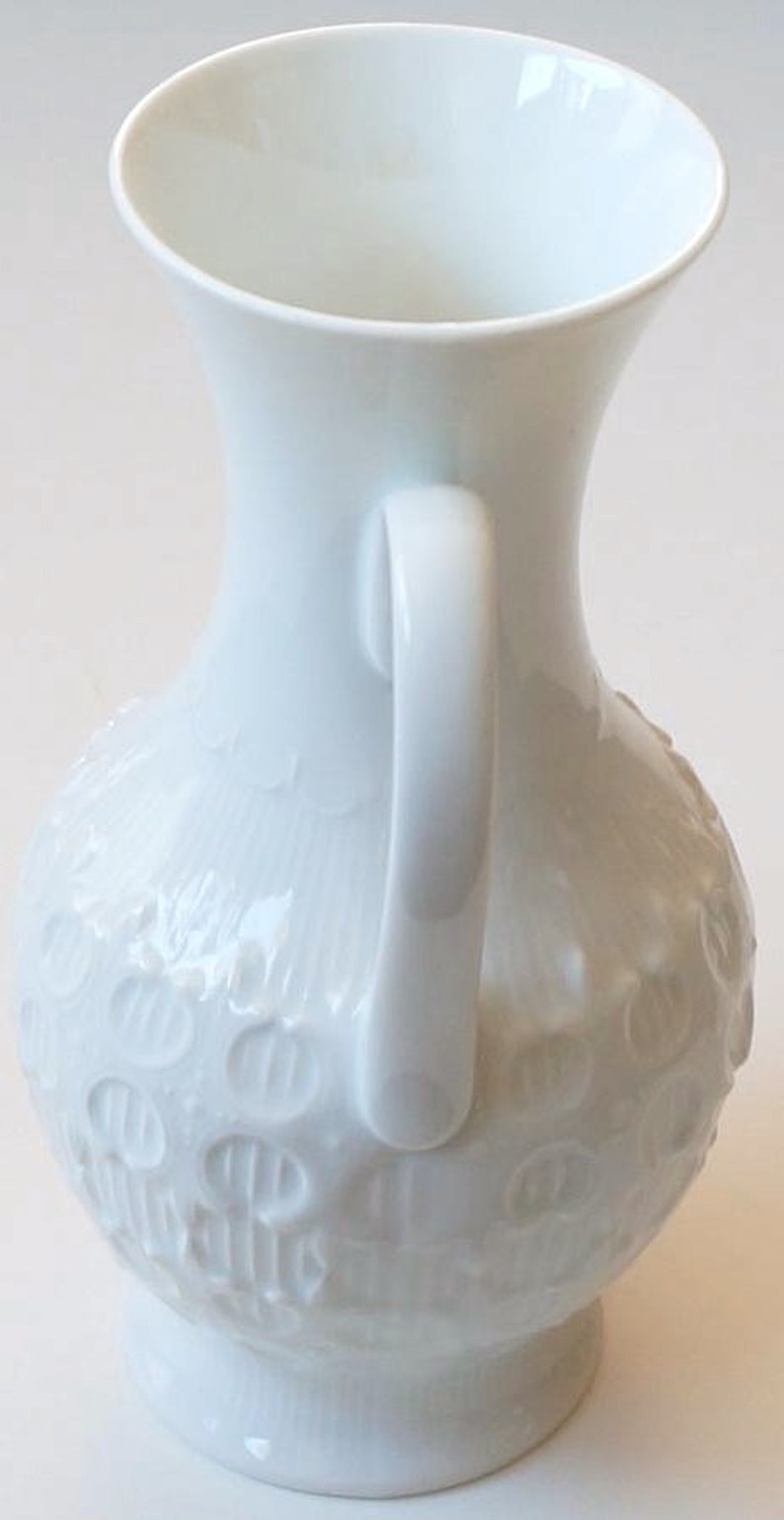 1970s: handled white porcelain vase, Royal Porzellan Bavaria, KPM Germany Handarbeit 1042 / 23. Abstract decor, mid century. Vase for roses image 5