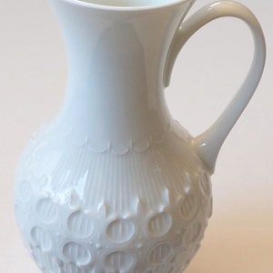 1970s: handled white porcelain vase, Royal Porzellan Bavaria, KPM Germany Handarbeit 1042 / 23. Abstract decor, mid century. Vase for roses image 6