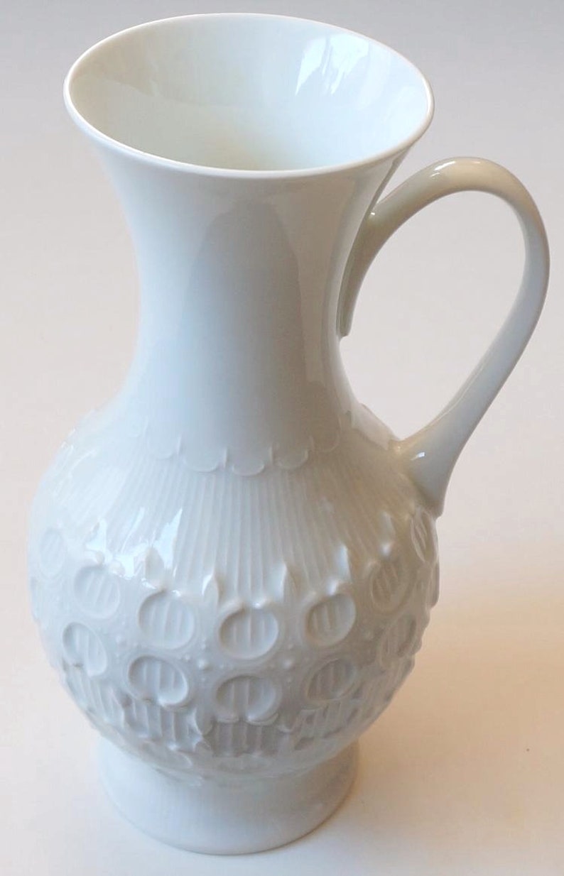 1970s: handled white porcelain vase, Royal Porzellan Bavaria, KPM Germany Handarbeit 1042 / 23. Abstract decor, mid century. Vase for roses image 6