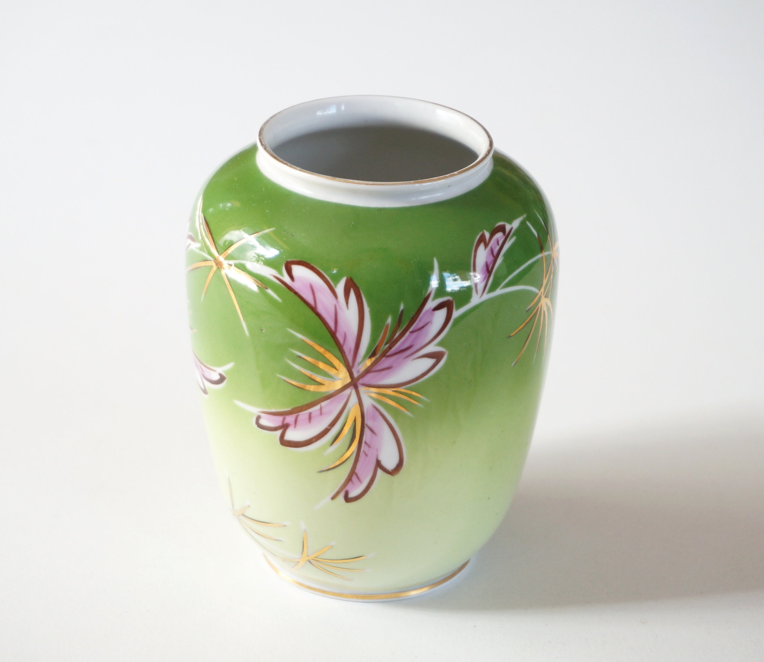 Green and pink / gold orchid decor porcelain vase. VEB G. Rossbach Spechtsbrunn Thuringia GDR / GDR. Great condition. Vintage East Germany