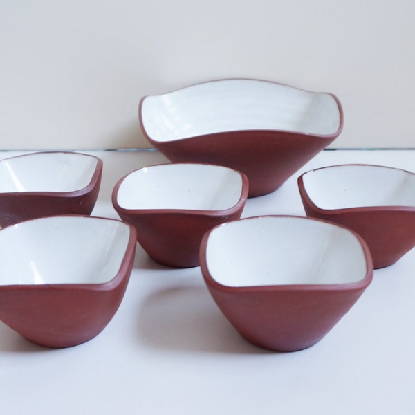 Iconic Jaap Ravelli design snack / peanut set, 5 mini dishes + bowl. Vintage, Netherlands, modernist minimalist pottery. Mid century, 1950s