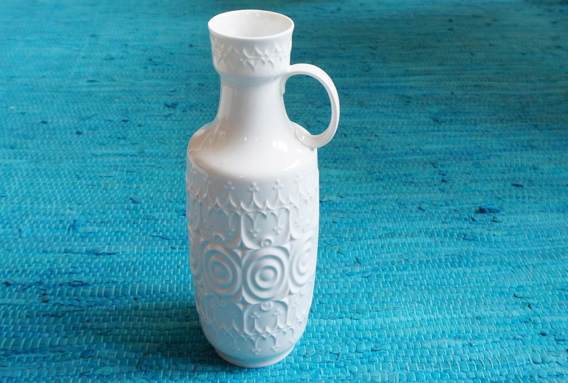 伝統的な白磁花瓶 131781104_o1.jpg?