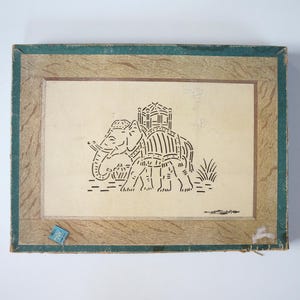 Antiker J.W. Spear and Sons-Spielbox mit Zeichenkartenset für Kinder. Sammlerstück J.W. S. & S. Bavaria Spielzeug Anfang des 20. Jahrhunderts. Karton