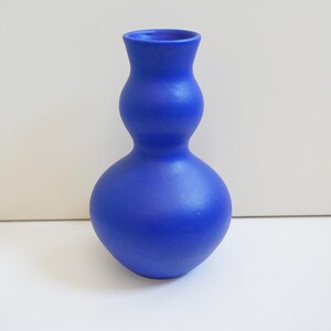 Post modern mono blue vase, ASA Selection West Germany number 1658. Smooth model. Fine strong minimalist design. Vintage pottery around 1980