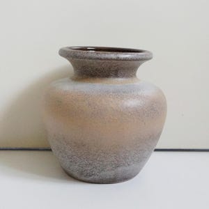 Original seventies vase by Scheurich  202 - 13 West Germany. Natural sand colours. Soft grey, brown. Mid-century pottery. In great condition