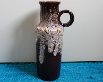 Lovely typical 1970s volcanic drip lava vase Scheurich West Germany 401 -28 handled model. Caramel and white dripping glaze. Vintage pottery