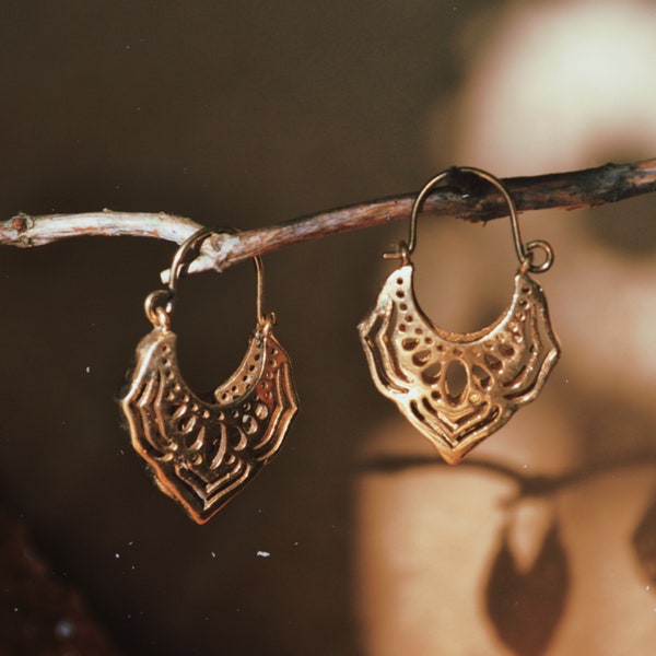 Brass lotus petal earrings • Hippie style • Tribal Jewelry • made in India
