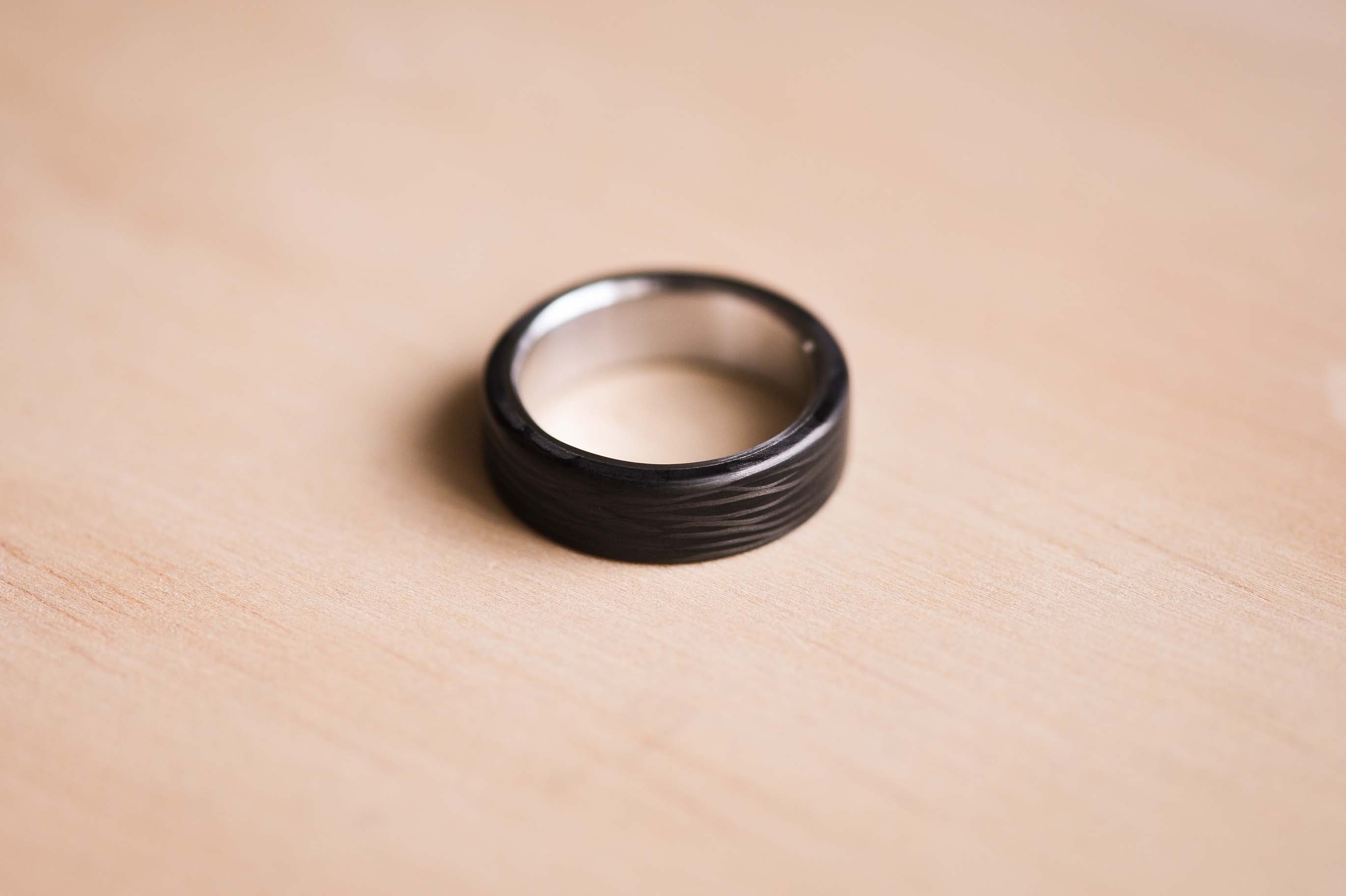 Schwarz Edelstahl Ring mit Knister Look Blau Kohlenstofffaser Verschiedene 