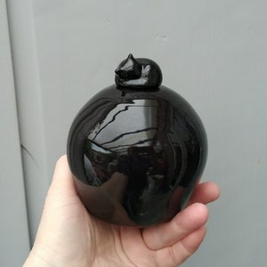 Cat urn - Cat on urn -  Black