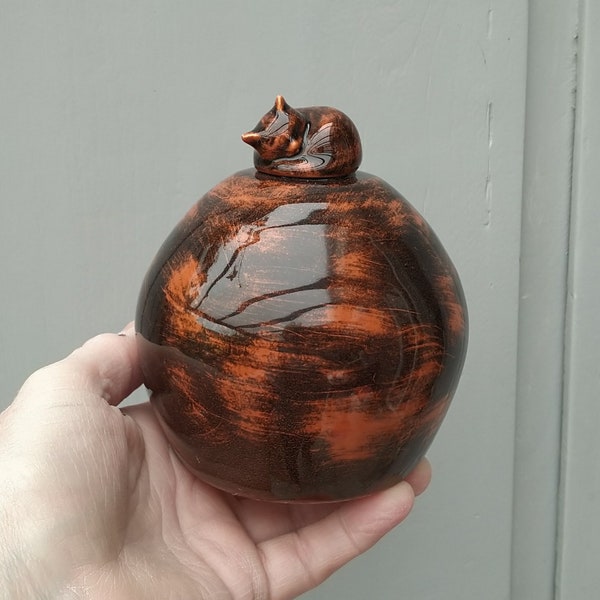 Cat urn - Wheelthrown - Keepsake - Calico