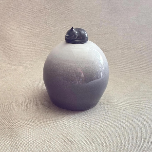 Ceramic Cat Urn - White/Gray