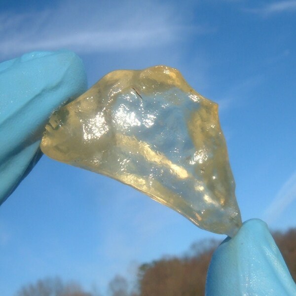95 Carat Libyan Desert Glass ( Arrow Shape ) gold Meteorite Impact Tektite |Egypt Sahara -Natural and Complete