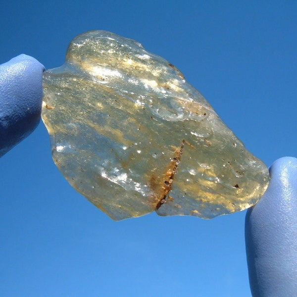 90 Carat Libyan Desert Glass ( Cristobalite HEART Arrow Shape) Meteorite Impact Tektite  Egypt Sahara -Translucent 100% Natural and Complete