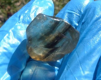 57 Crt Libysches Wüstenglas (Super Dark Gem AAAA +) Meteorit Tektite | Ägypten Sahara - Natürlich und Komplett