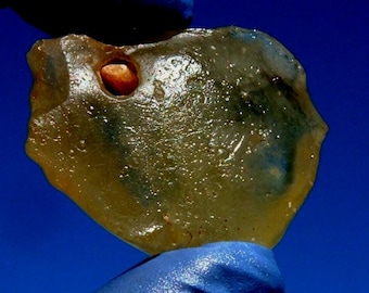 95 Crt Libyan Desert Glass ( Natural Hole -yellow  ) gold Meteorite Impact Tektite |Egypt Sahara -Natural and Complete