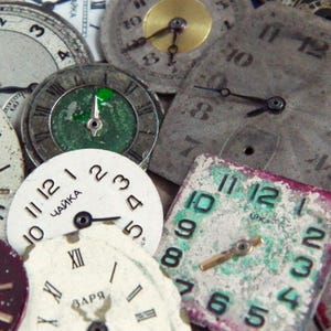 Vintage Watch Faces. Job Lot of 20 Metal Dials From Old Wrist Watches. Steampunk Craft Project. Altered Art Parts.