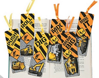 Könnte beinhalten: Satz von sechs Lesezeichen zum Thema Bau mit gelben und schwarzen Streifenmustern, Illustrationen von Baumaschinen und motivierenden Sprüchen wie "Roll On", "Dig In", "Push Forward", "Dream Big", "Mix It Up" und "Move It".