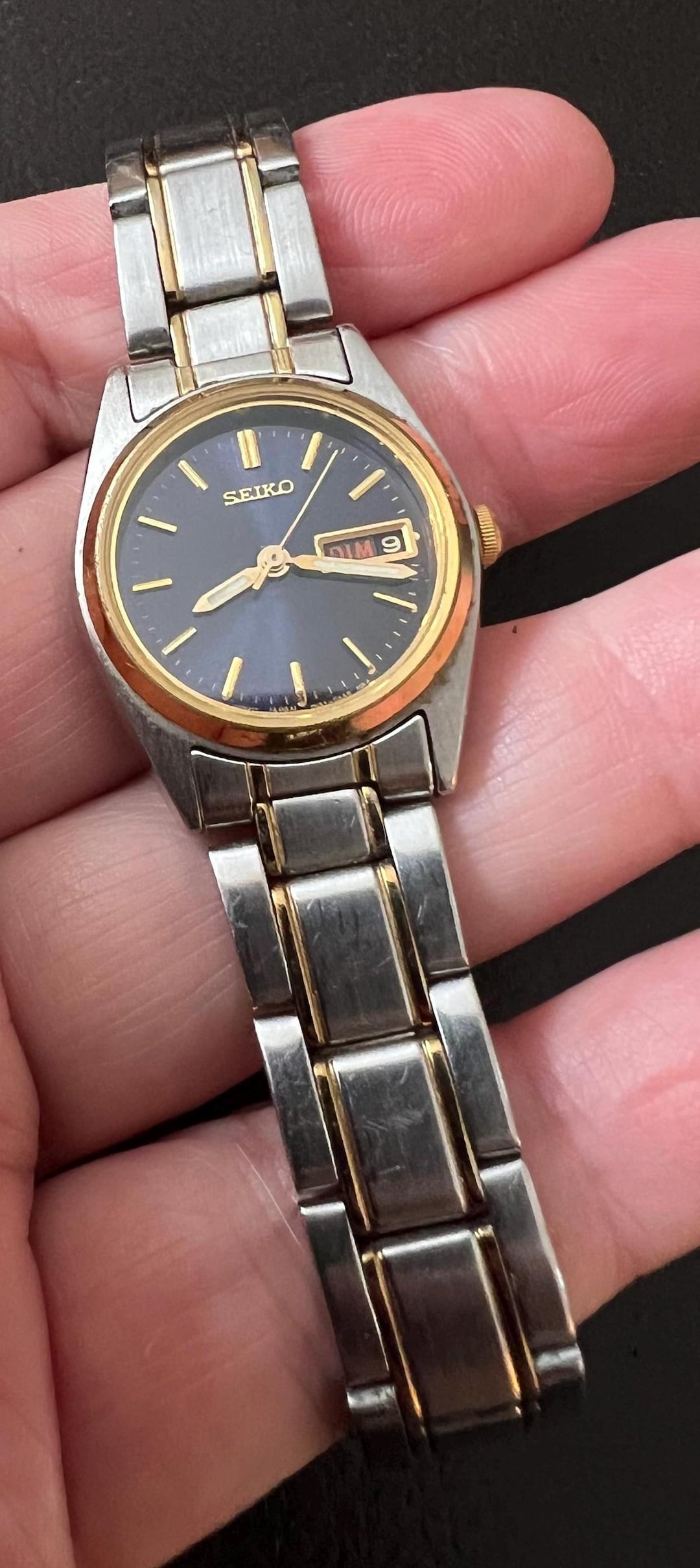 SEIKO セイコー ヴィンテージ腕時計 ブレスウォッチ シルバー/ゴールド SEIKO Women's Quartz Watch with Gold Silver Strap Casual