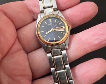 SEIKO セイコー ヴィンテージ腕時計 ブレスウォッチ シルバー/ゴールド SEIKO Women's Quartz Watch with Gold Silver Strap Casual