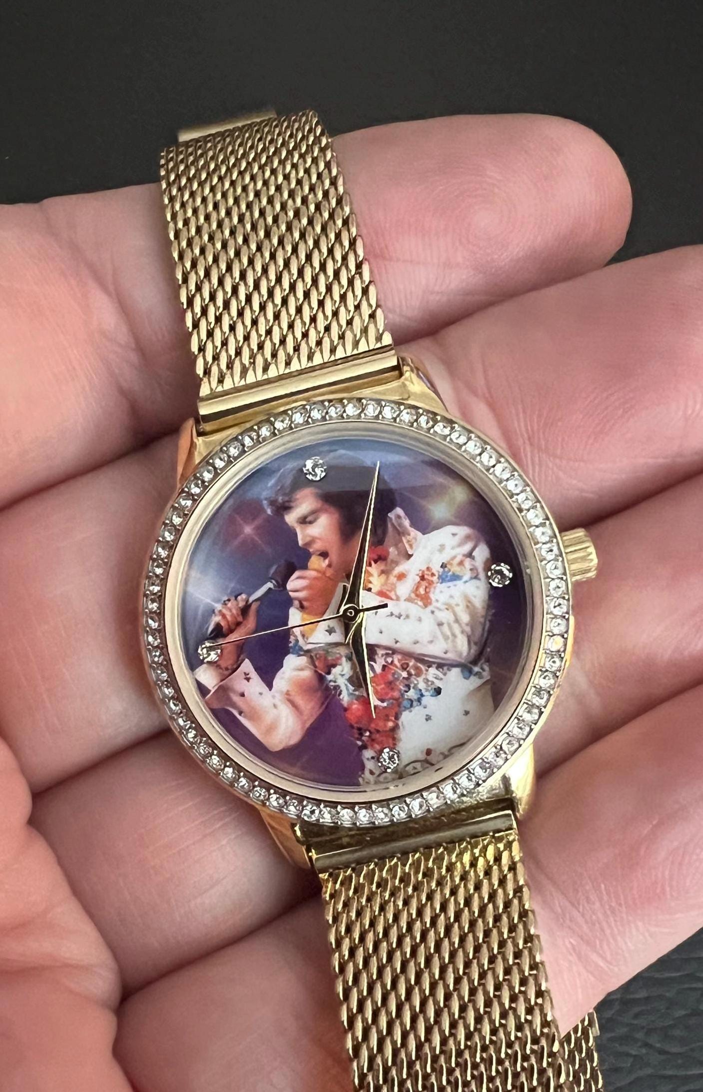 エルビスプレスリー FOSSIL 限定クォーツ腕時計 メンズ　ゴールド　新古品 エルヴィス・プレスリーが身に着けたベンチュラ | Hamilton Watch