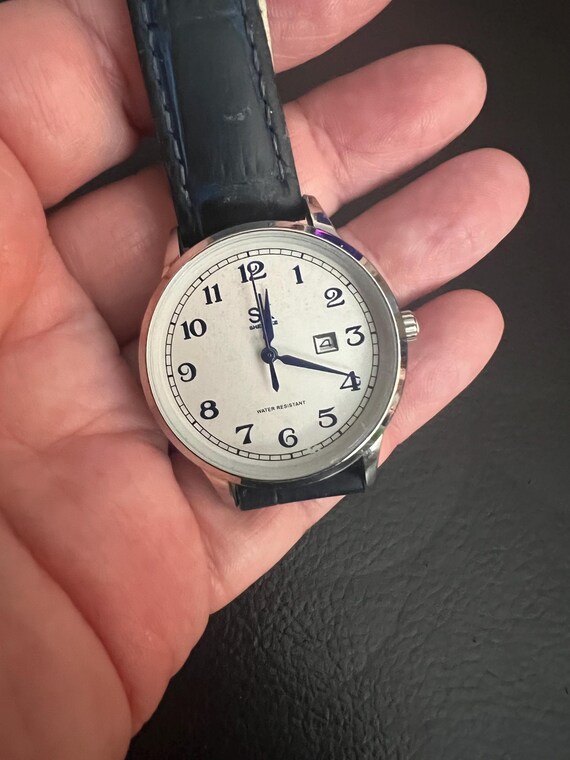 Fine Shengke SK Silver Tone Date Watch