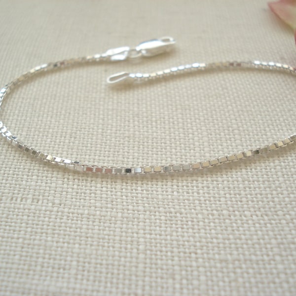 Sterling silver Italian Box Chain Bracelet...Shiny Stackable Layering Bracelet, Sorority gift, bridesmaid gift, simple everyday jewelry