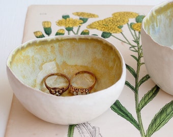 Handmade Ceramic yellow  ring holder dish, yellow ring dish,  yellow ceramic bowl, yellow pottery ring display dish, yellow jewellery dishes