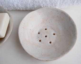 Handmade small cream speckled pottery soap dish, small cream white satin speckled ceramic soap dish, pottery soap holder, ceramic drainer