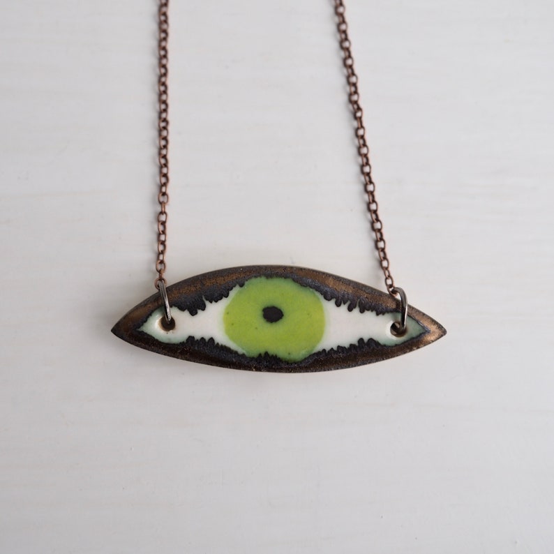 Handmade spring green ceramic eye necklace, green statement necklace, ceramic evil eye jewellery, unique green eye ceramic jewellery image 2