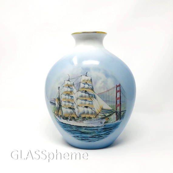 C.1980 BING & GRONDAHL Copenhagen Porcelain Windjammer Collection LIMITED Edition Vase -- Mint