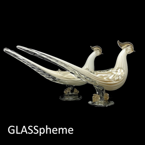 C.1960 ALFREDO BARBINI MURANO Gold Strewn Lattimo Glass Love Bird Pair | Sculptures | Figurines
