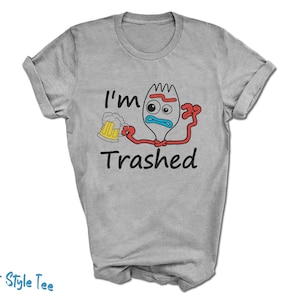 May include: A gray t-shirt with a cartoon image of a fork holding a beer and the text "I'm Trashed".