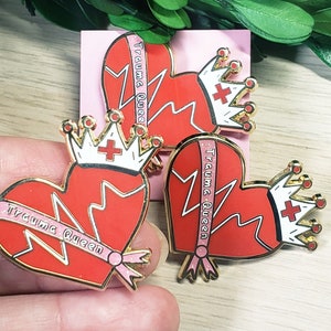 Trauma nurse pin.ER pin.Nurse pin.Enamel pin. Trauma pin.Trauma ER.Trauma Queen. Trauma nurse. Trauma unit.Trauma doctor.Nurse pin.Trauma RN