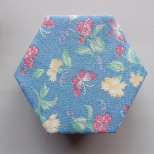 EPP finished pieces 1.5&quot;, set of 100 hexagons, hexagon made from scrap fabric, finished English paper hexagons, EPP hexagon sewing supply