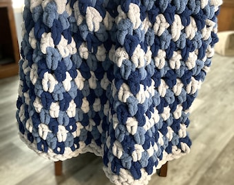 Eenvoudig grof gehaakt dekenpatroon met jumbogaren – Stone & Tide