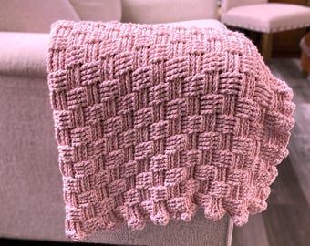 Grof gehaakt dekenpatroon – blush glamoureuze plaid (5 maten + video)