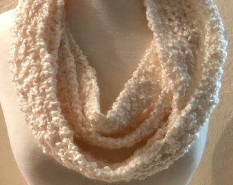 Snowy White Infinity Cowl Crochet Pattern, Easy Crochet Pattern, one skein crochet pattern, beginner crochet cowl pattern