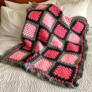 Pink and Grey Baby Blanket Pattern, Granny Square Blanket, Beginner Crochet Pattern, baby girl afghan, easy baby blanket