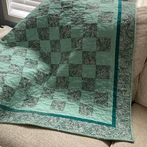 Motif de courtepointe Elaine Simply Done 3 tailles, motif de courtepointe simple et rapide, courtepointe pour bébés pour débutants, motifs de courtepointe modernes, décor de ferme