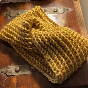 CROCHET PATTERN & VIDEO/ Josephine Twist Crochet Ear Warmer, Crochet ...