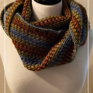 Easy Crochet Infinity Cowl Pattern, Beginner Crochet Scarf Pattern, Textured Crochet Cowl image 9